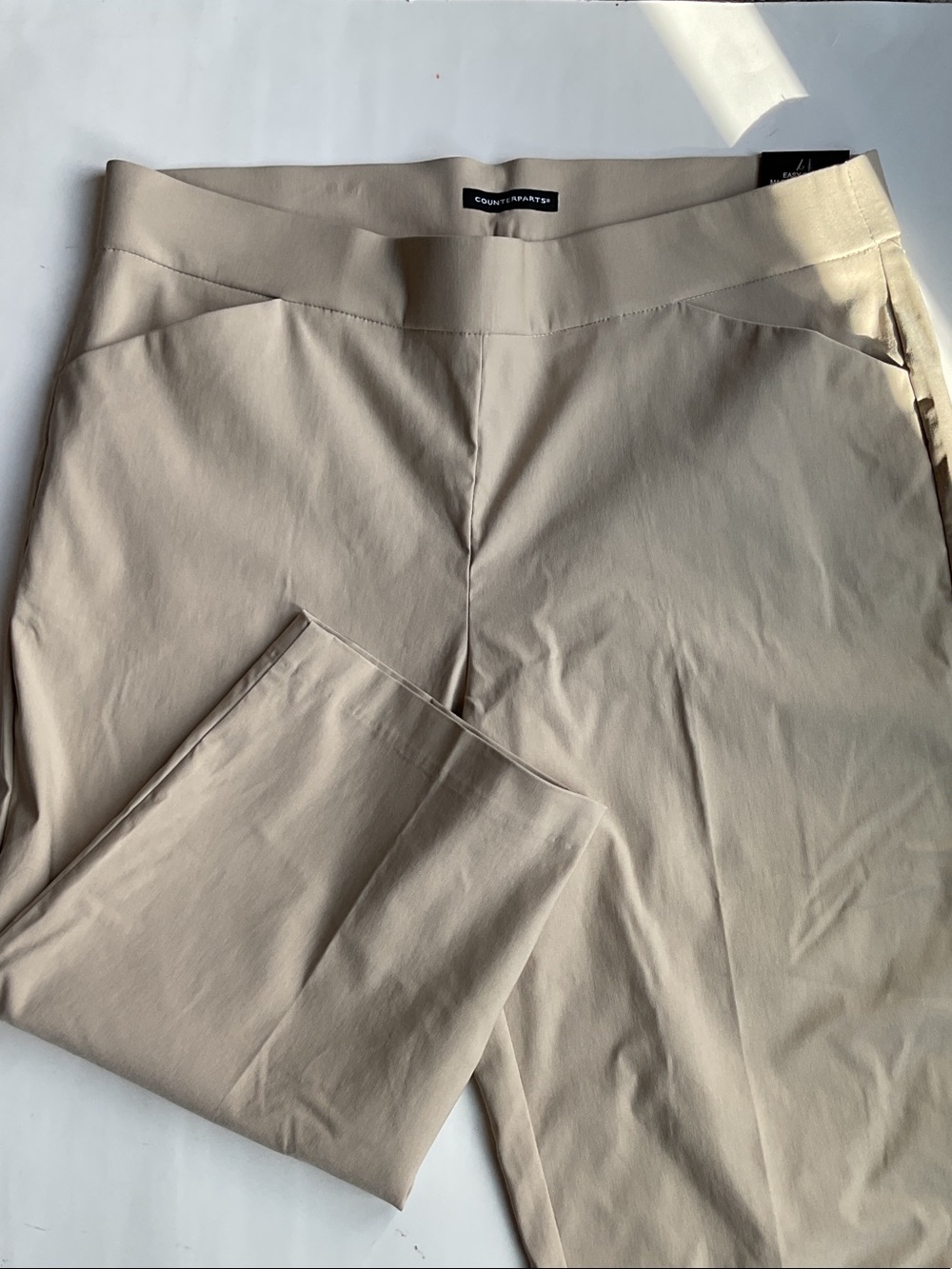 Counterparts Mid Rise Capris - Picture 2 of 9